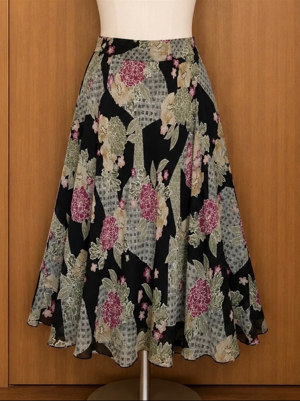 Floral A-Line Midi Skirt in Black and Mauve - Women